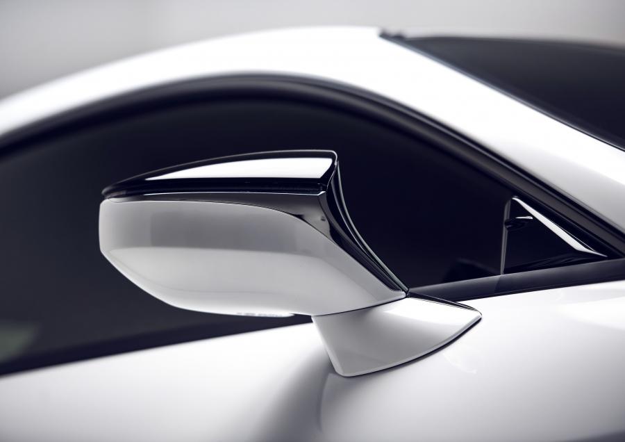 Детали экстерьера Lexus RC F Track Edition 2019 года  (NA) (фото 8 из 48)